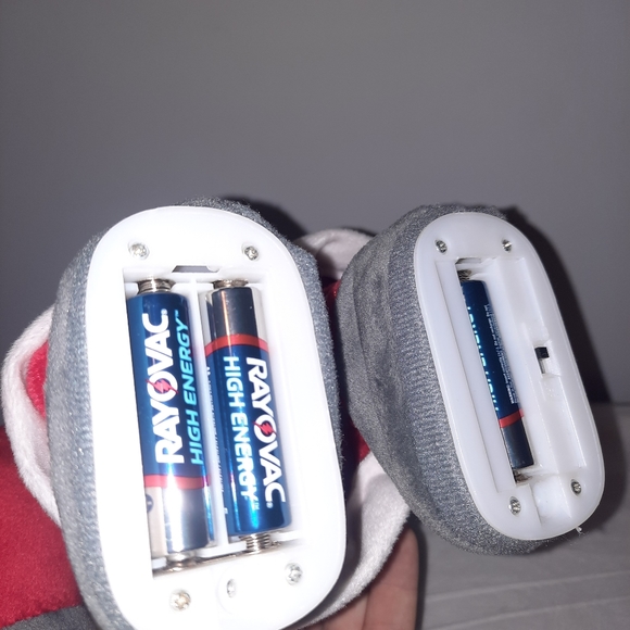 Singing & dancing Santa Clause Christmas Decor - Picture 4 of 4